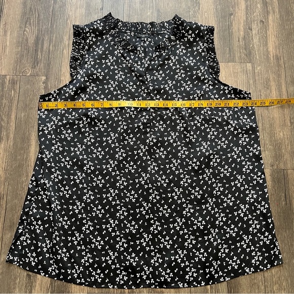 Talbots Sleeveless Floral Loose Fit Crew Neck Black Whitee Top Shirt Related 2X - Picture 9 of 10